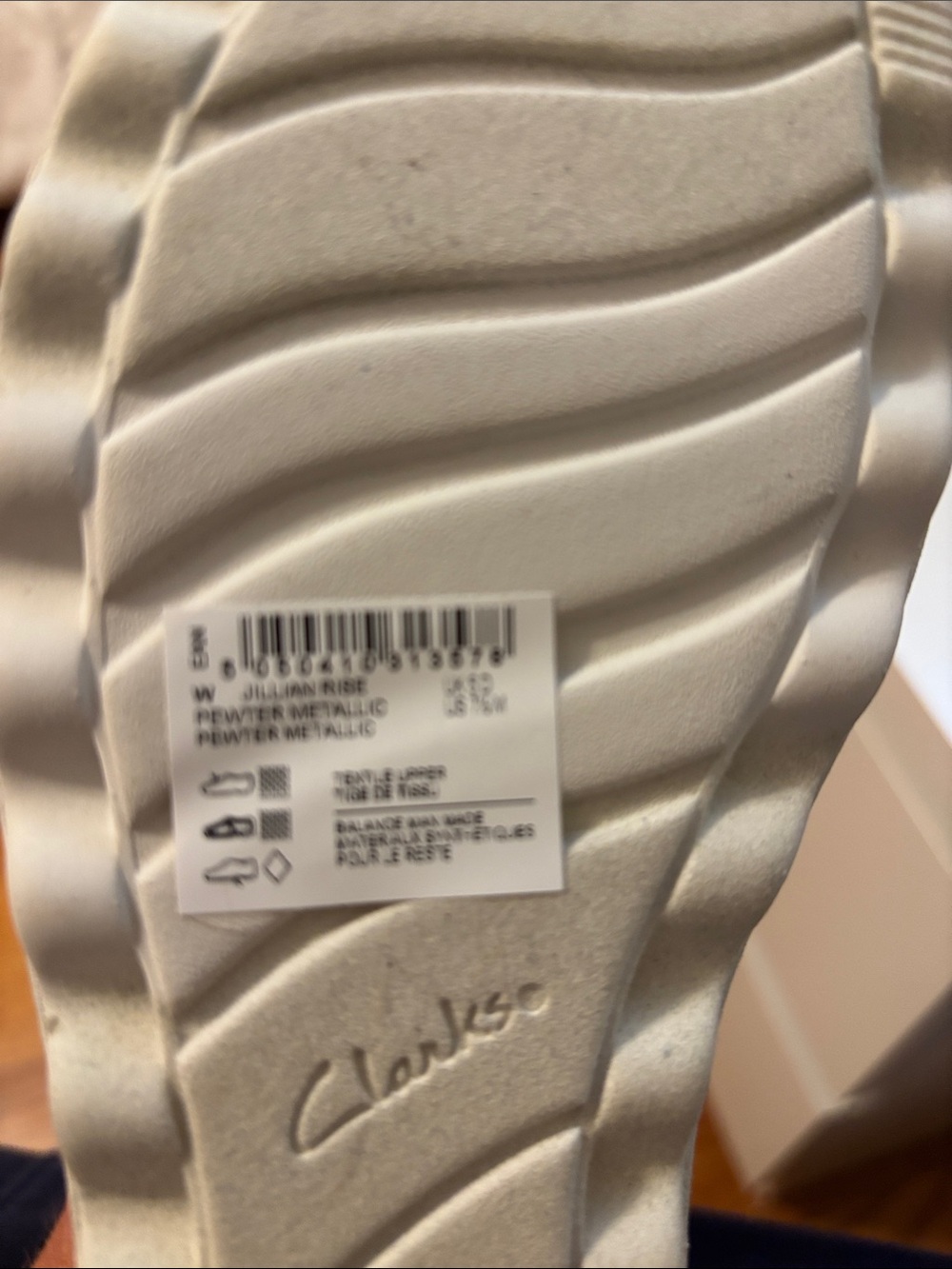 Clarks Women's pewter metallic Crisscross Sandal - Picture 5 of 5